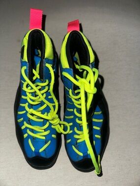 Kids Size 6Y Nike Bright Blue and Neon Yellow Lace-Up High Top Sneakers